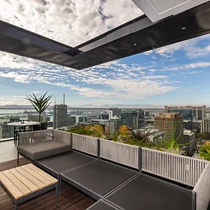 Apartment Beautiful Family With Amazing Views @ 16 On Bree, Cape Town